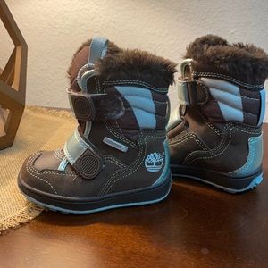 Timberlands baby boots size 6